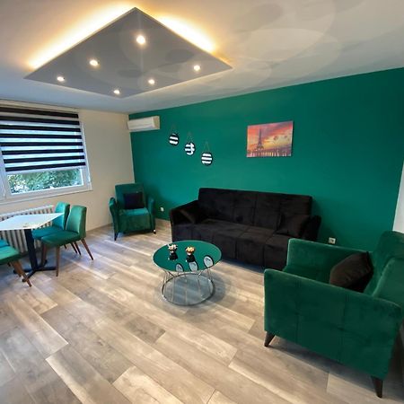 Apartman Omar Stan Na Dan Besplatan Parking Sarajevo Saraievo Exterior foto